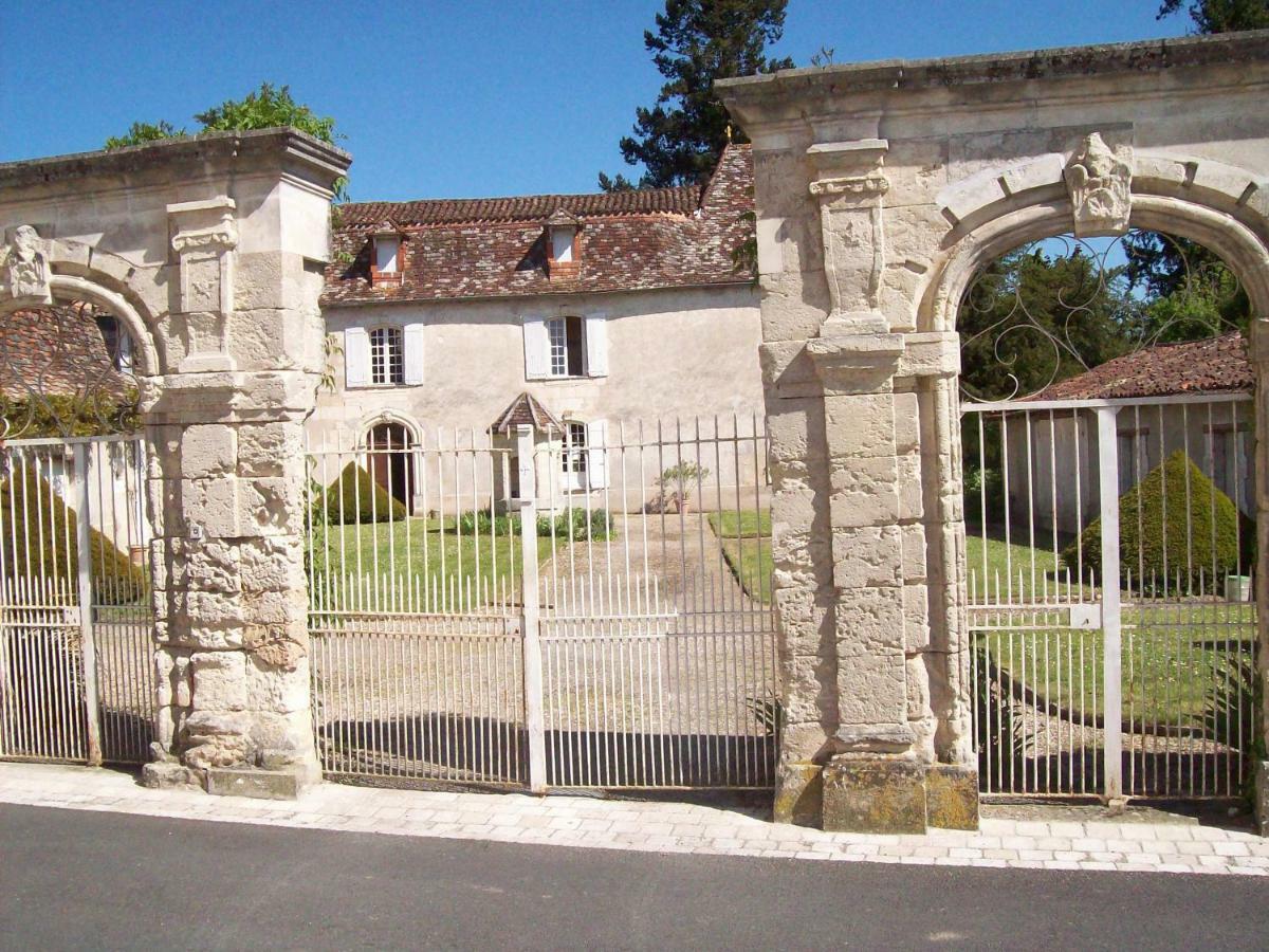 Château La Gentilhommière du Puits Notre-Dame 30 rue de l'église 24110 Saint Léon sur l'Isle Exterior foto